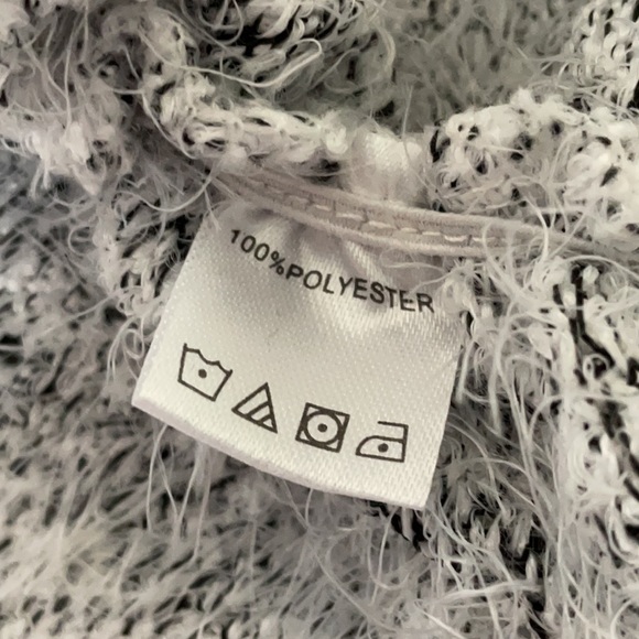 NWT Chances R White Sweater - Picture 4 of 4